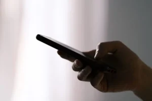Voici les 7 SMS d’arnaques qui font des ravages en France